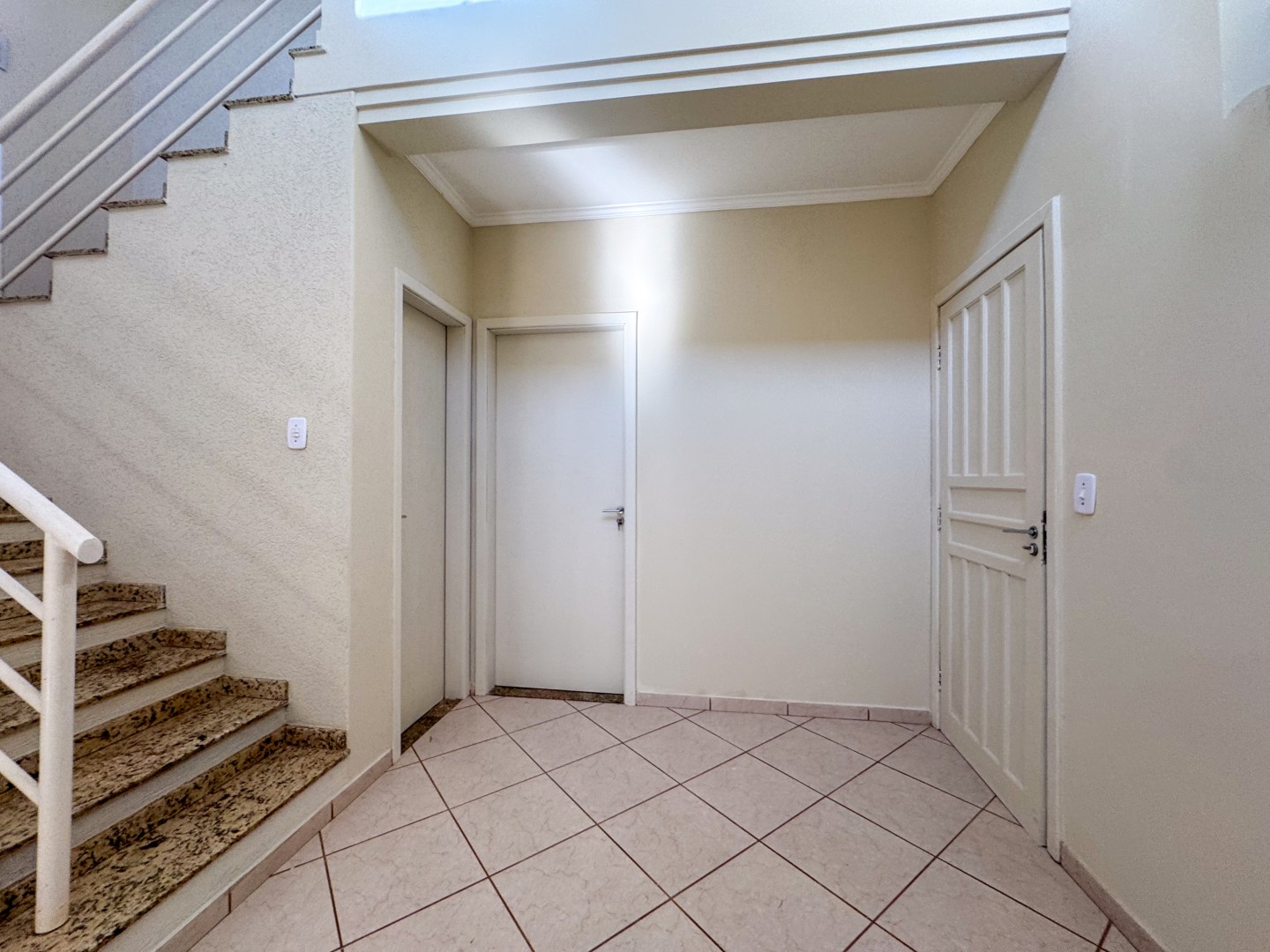 Casa para alugar em Operaria, Londrina — Portal Chave Fácil