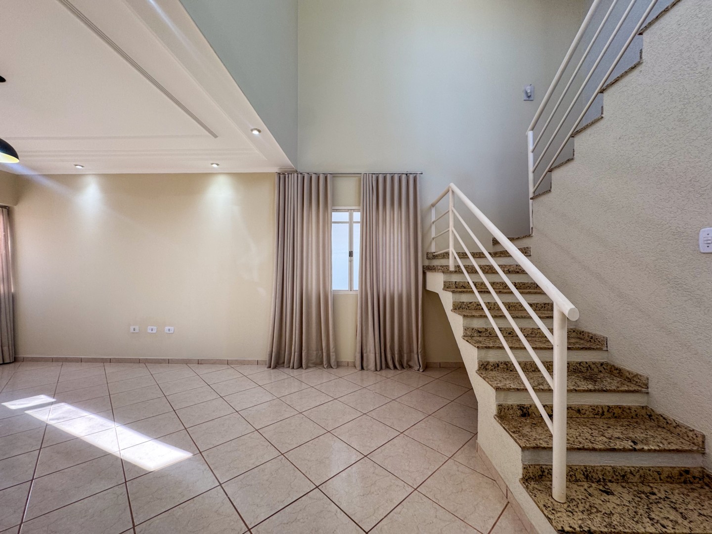 Casa para alugar em Operaria, Londrina — Portal Chave Fácil