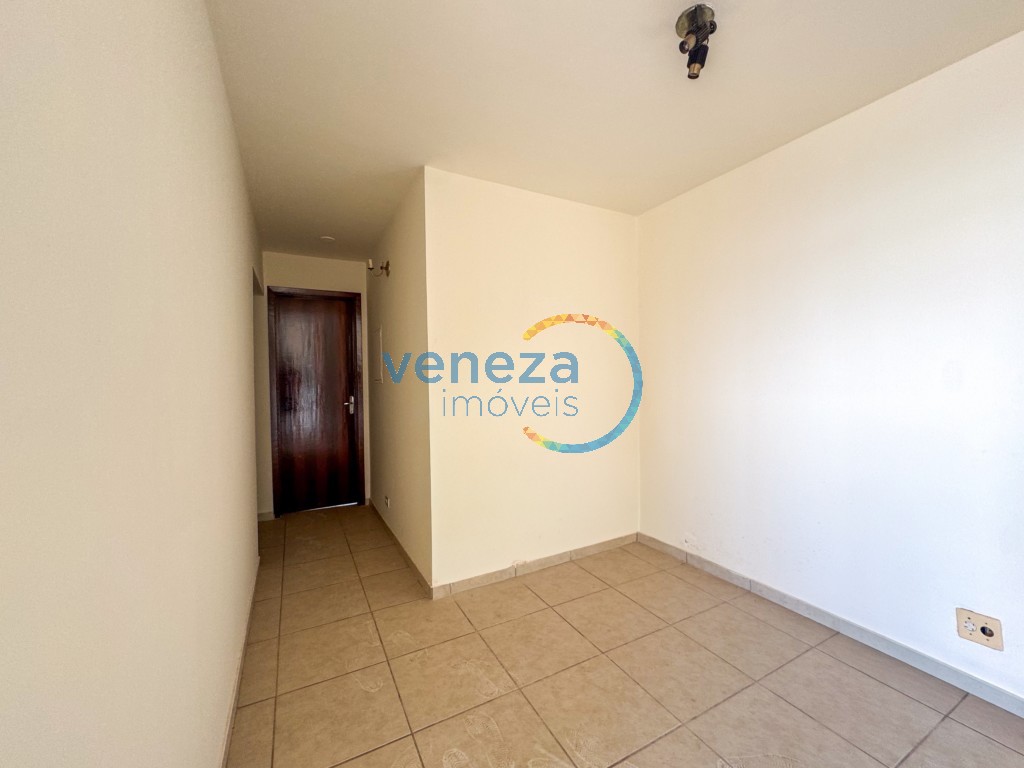 Apartamento para venda no Agari em Londrina com 112,08m² por R$ 310.000,00 - Foto 3