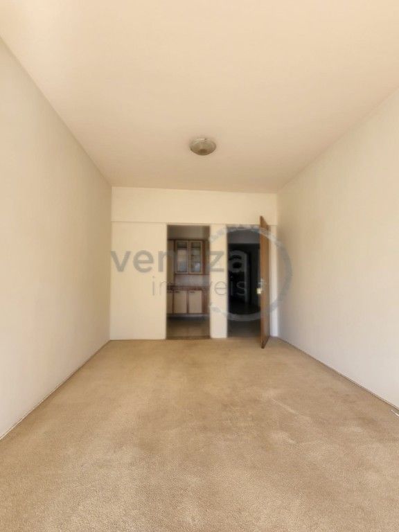 Apartamento para venda no Centro em Londrina com 98m² por R$ 300.000,00  - Foto 3