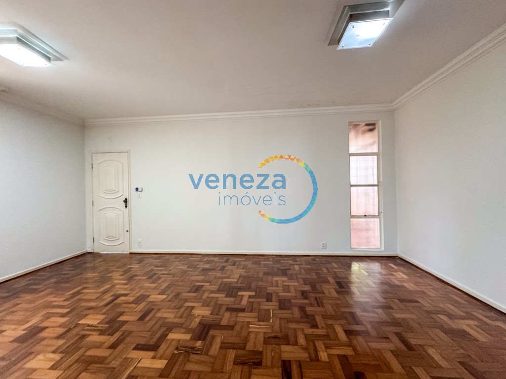 Casa Comercial para venda no bairro Centro de Rolandia - Foto 8