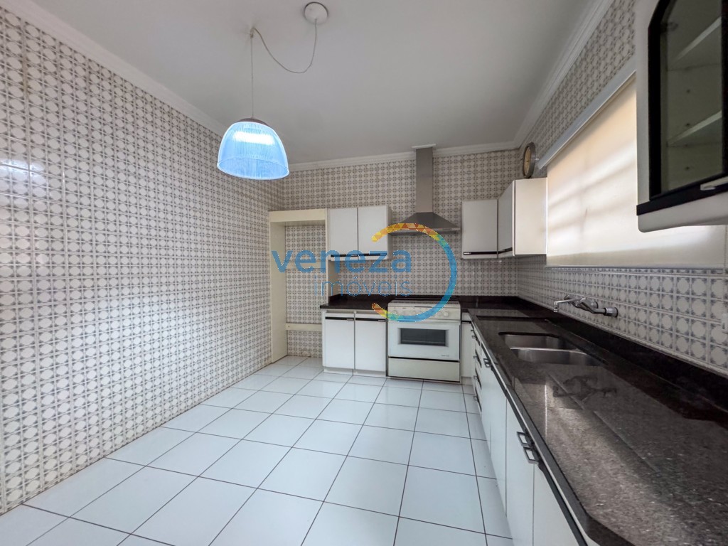 Casa Comercial para venda no bairro Centro de Rolandia - Foto 28