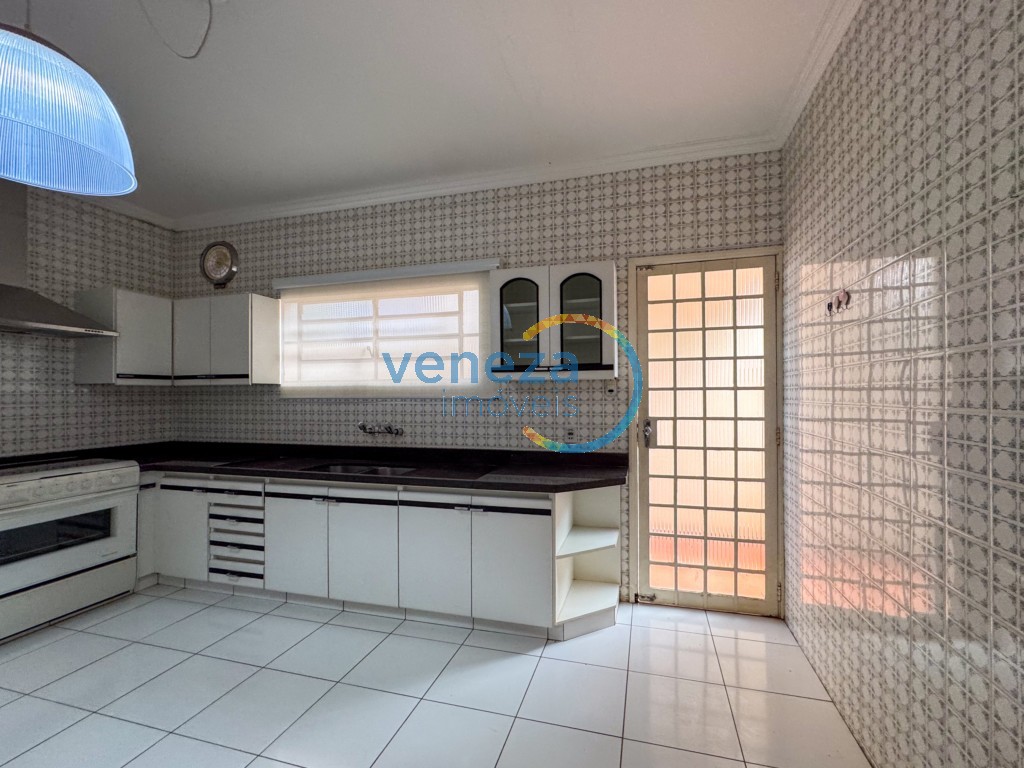 Casa Comercial para venda no bairro Centro de Rolandia - Foto 29