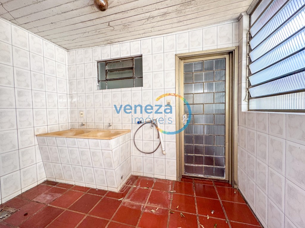 Casa Comercial para venda no bairro Centro de Rolandia - Foto 33