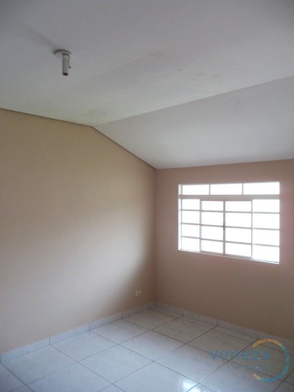 Casa Residencial para venda no bairro Coliseu de Londrina - Foto 4
