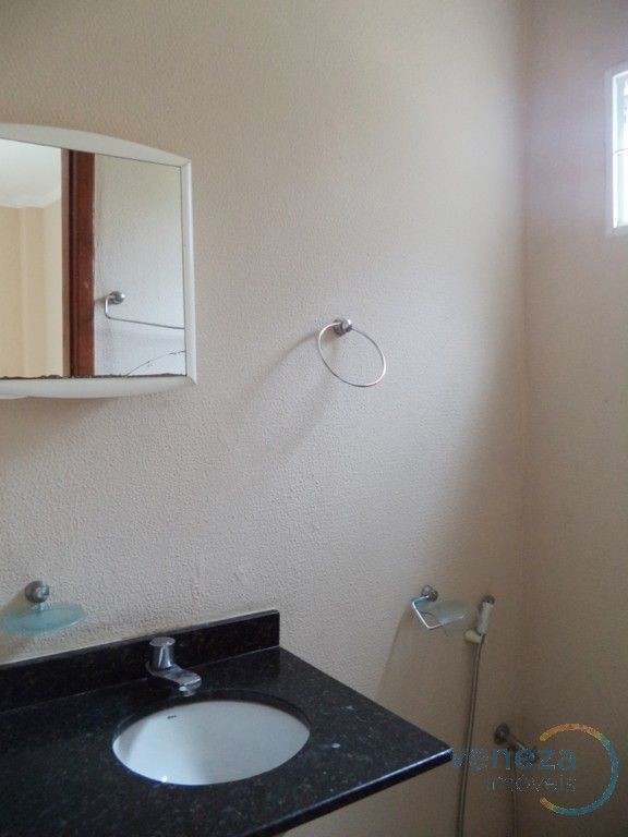 Casa Residencial para venda no bairro Coliseu de Londrina - Foto 8