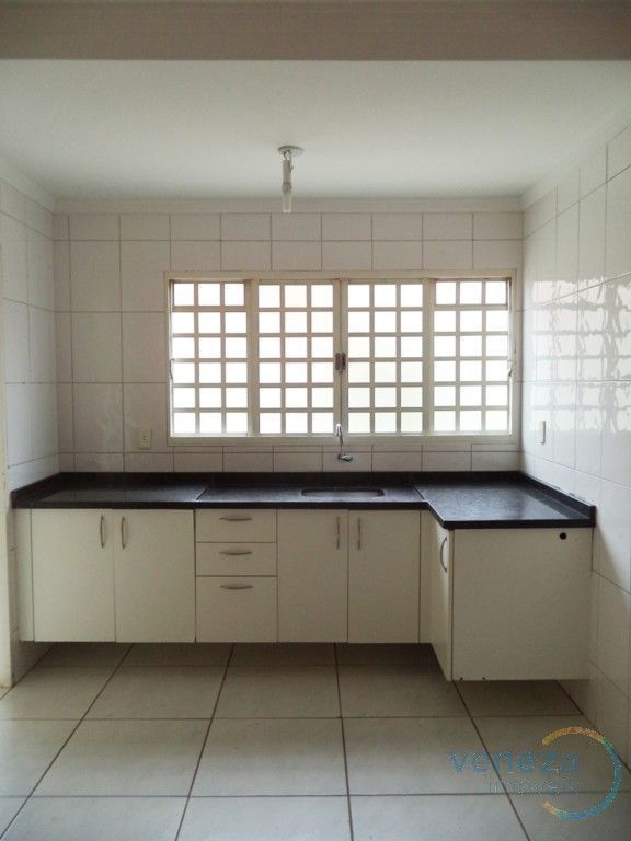 Casa Residencial para venda no bairro Coliseu de Londrina - Foto 14