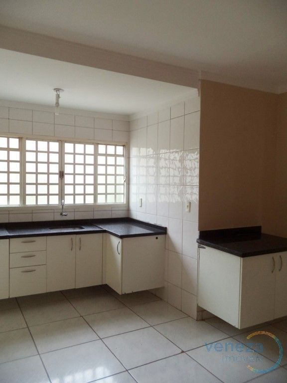 Casa Residencial para venda no bairro Coliseu de Londrina - Foto 15