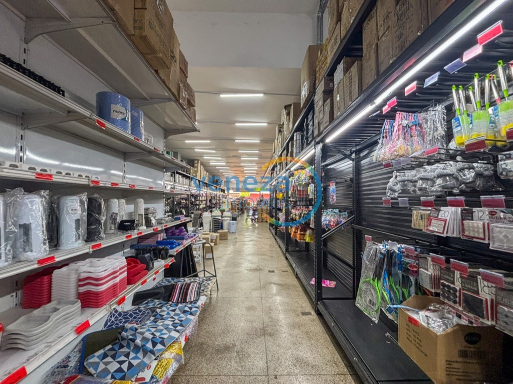 Barracão para locação no bairro Centro de Londrina com 656.25m<sup>2</sup> útil