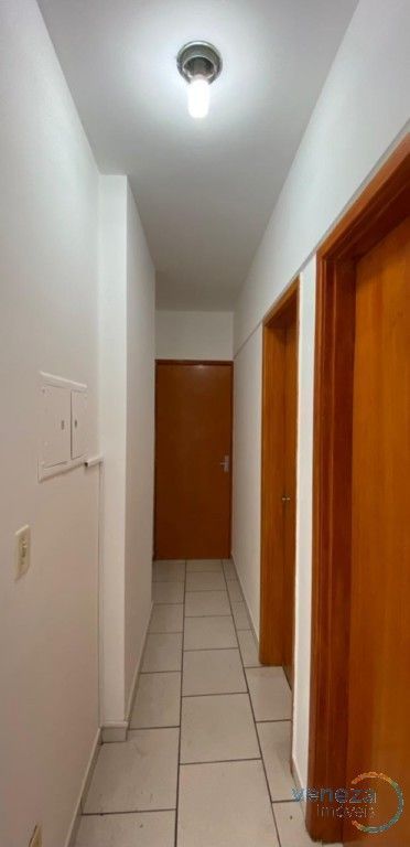 Apartamento para venda no Centro em Londrina com 105m² por R$ 272.000  - Foto 3