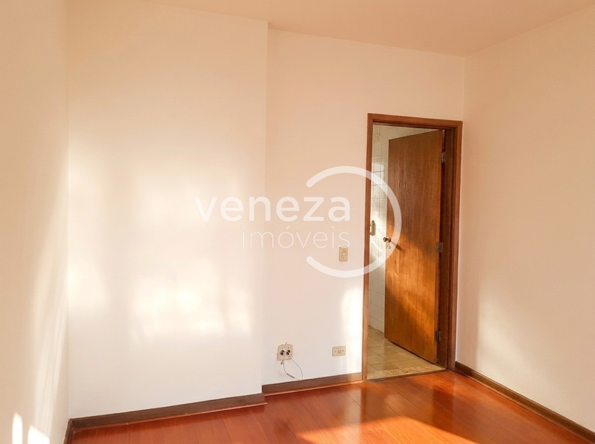 Apartamento para venda no Centro em Londrina com 114,51m² por R$ 405.000 - Foto 3