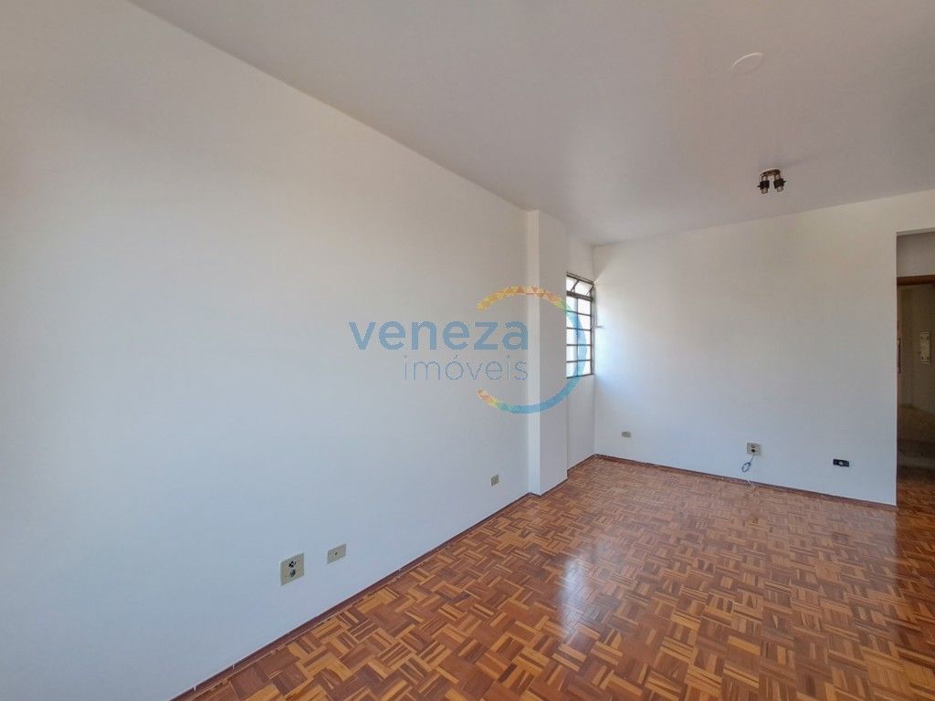 Apartamento para venda no Centro em Londrina com 40m² por R$ 135.000  - Foto 3