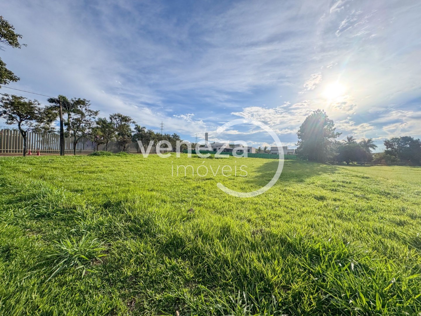 Terreno para venda no Estancia Bom Tempo em Londrina com 2.602m² por R$ 2.800.000 - Foto 2