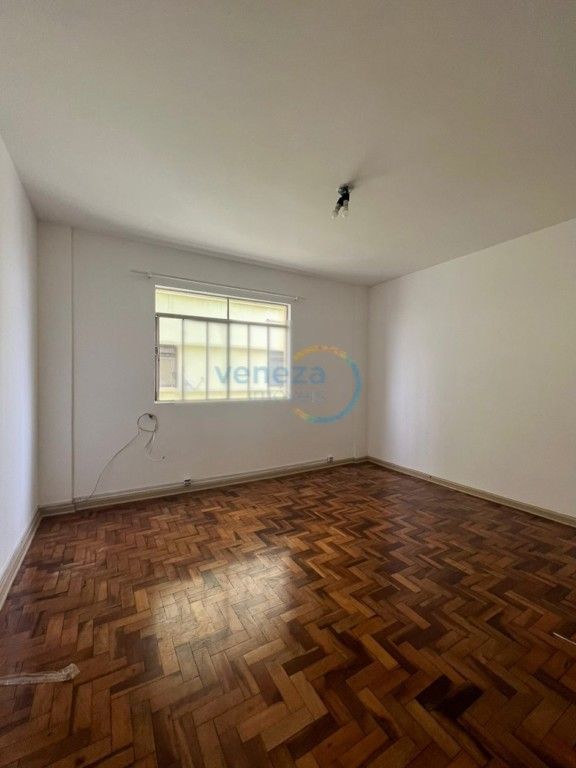 Apartamento para venda no Centro em Londrina com 95m² por R$ 210.000,00  - Foto 2