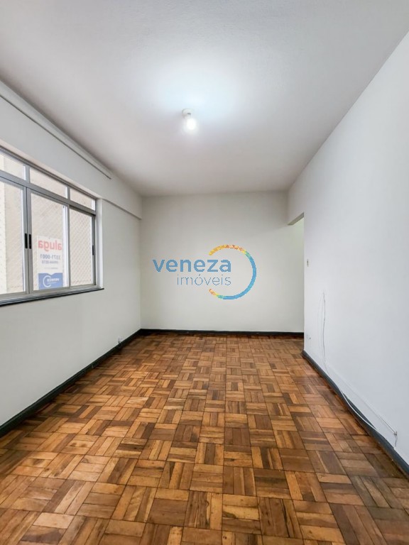 Apartamento para venda no Centro em Londrina com 102m² por R$ 205.000,00  - Foto 3