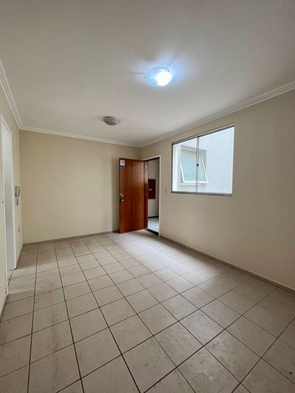 Apartamento para venda no Centro em Londrina com 90,86m² por R$ 250.000,00  - Foto 3