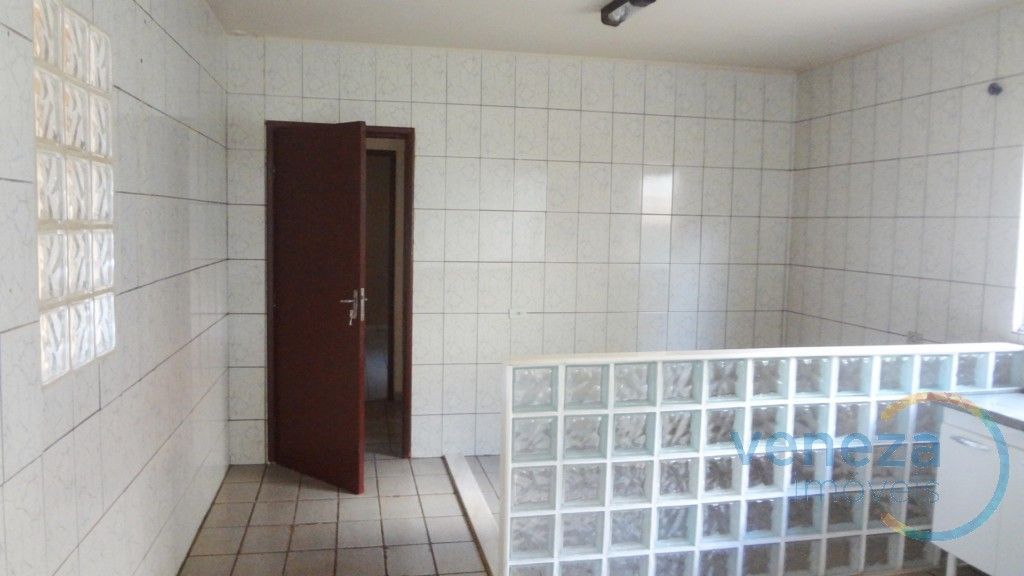 Casa Residencial para venda no bairro Columbia de Londrina - Foto 8