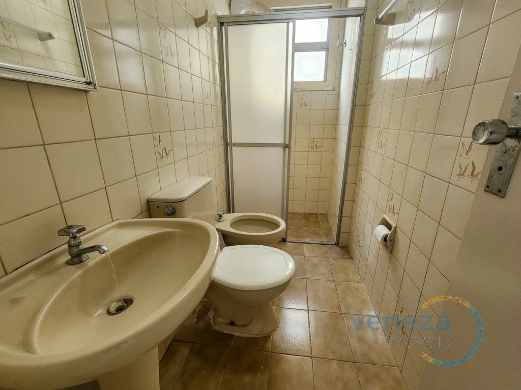 Apartamento para locação no bairro Centro de Londrina com 74.13m<sup>2</sup> útil, 3 quartos, 1 vaga de garagem