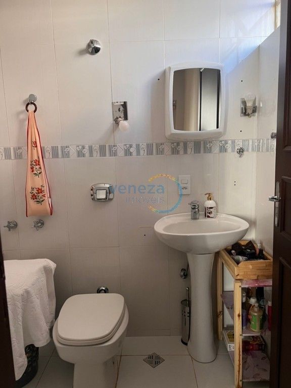 Apartamento para venda no Centro em Londrina com 200m² por R$ 440.000,00  - Foto 3