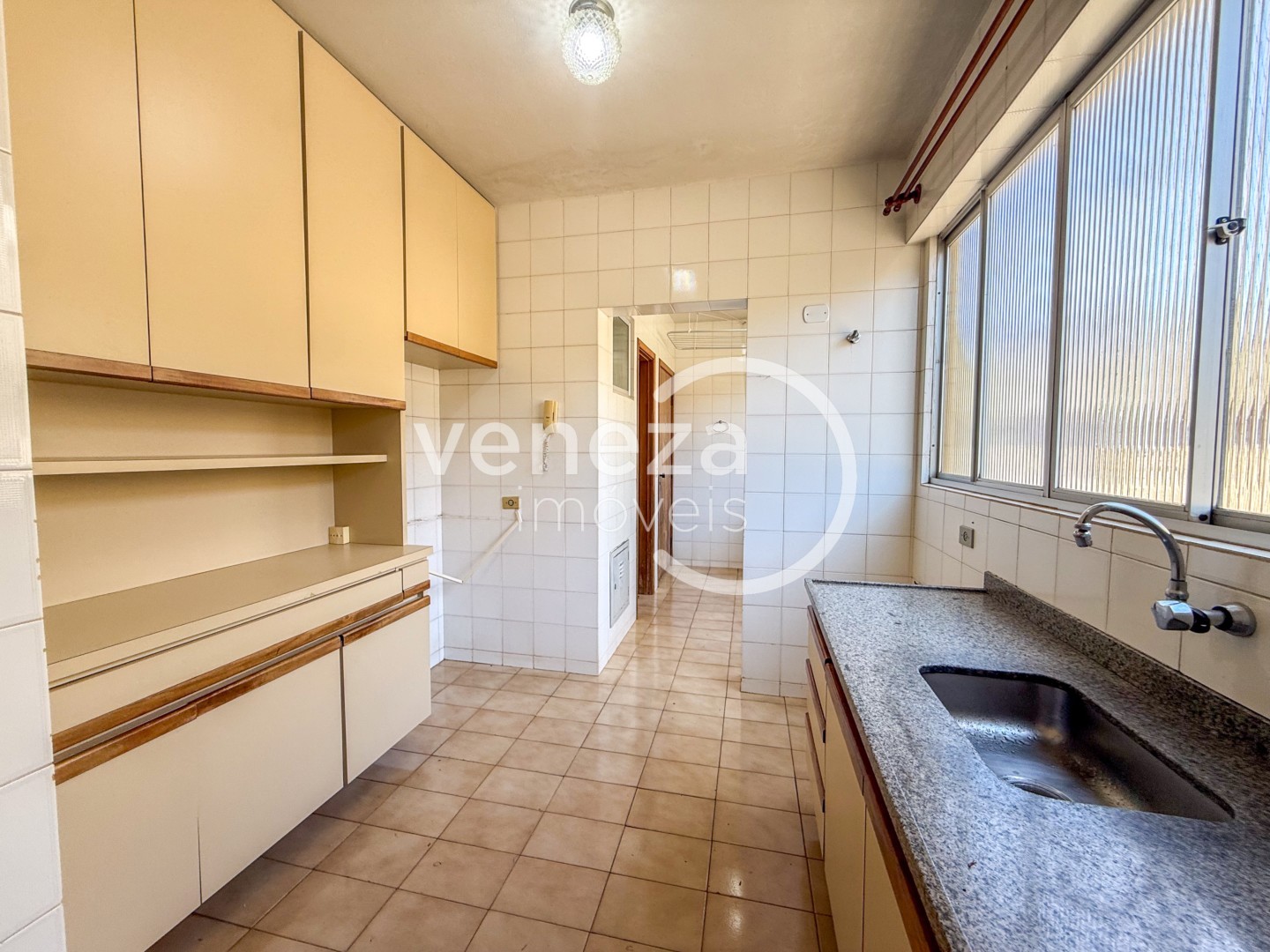 Apartamento para locação no bairro Vila Larsen 1 de Londrina - Foto 12