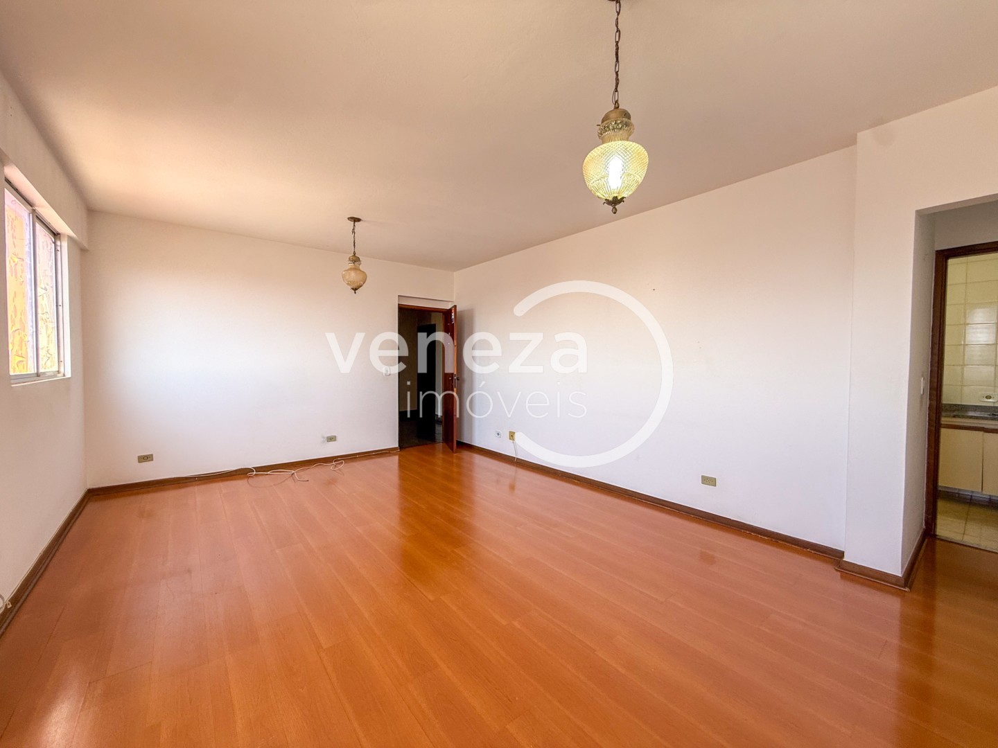 Apartamento para locacao no Vila Larsen 1 em Londrina com 110m² por R$ 2.000