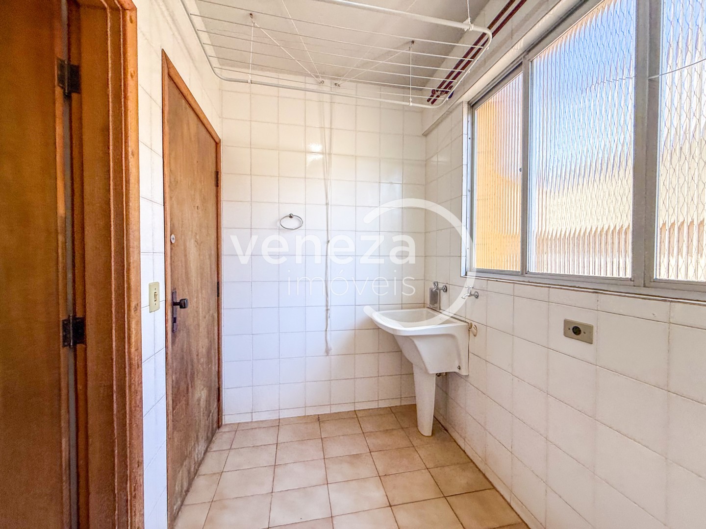 Apartamento para locação no bairro Vila Larsen 1 de Londrina - Foto 15