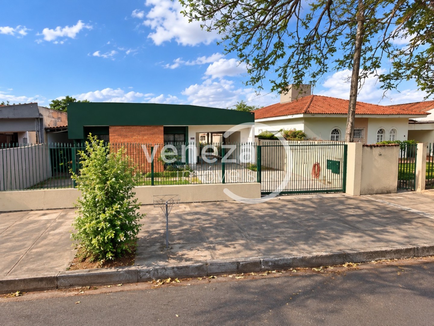 Casa Residencial para venda no Tatiani em Londrina com 191,37m² por R$ 800.000  - Foto 1