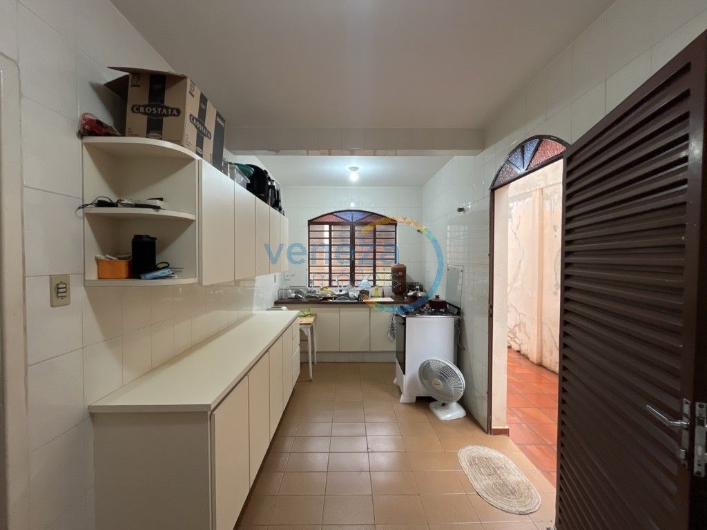 Casa Residencial para venda no bairro Lago Parque de Londrina - Foto 13