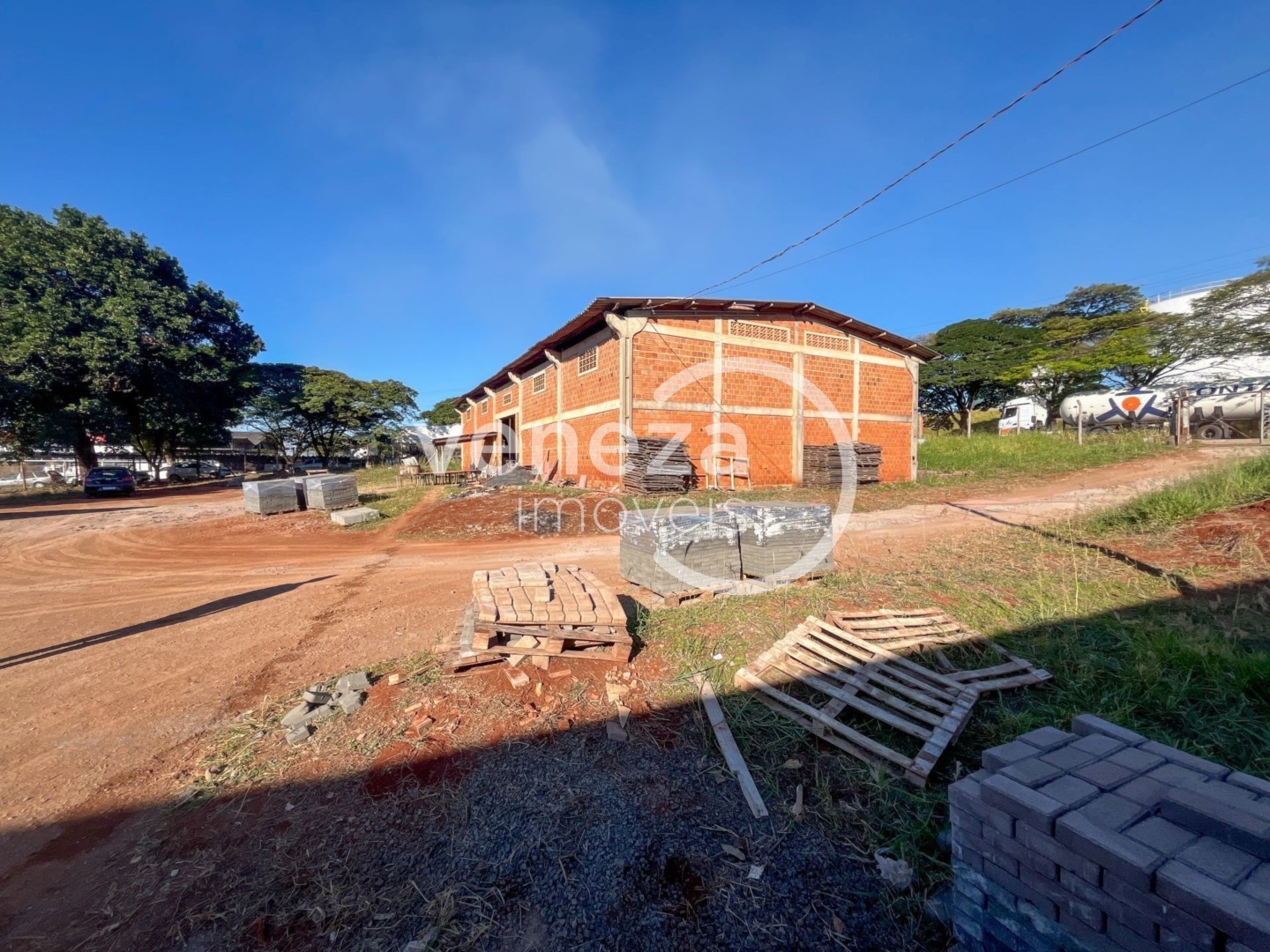 Barracão para venda no Cilo 3 em Londrina com 5.000m² por R$ 12.000.000 - Foto 2