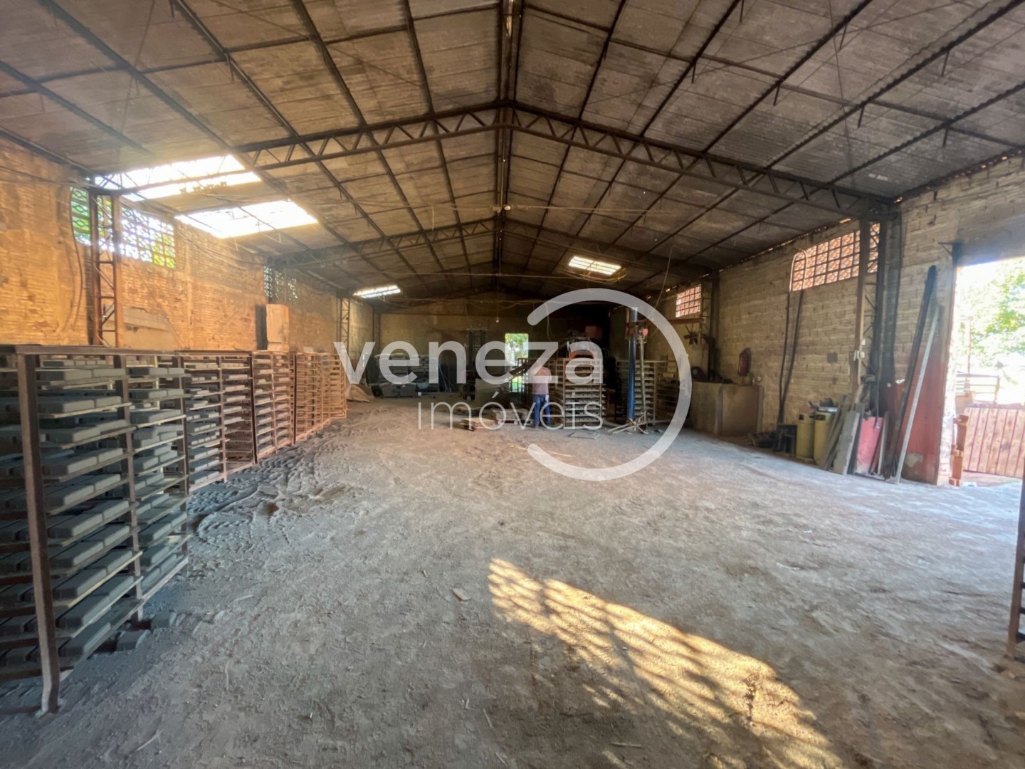 Barracão para venda no Cilo 3 em Londrina com 5.000m² por R$ 12.000.000 - Foto 3