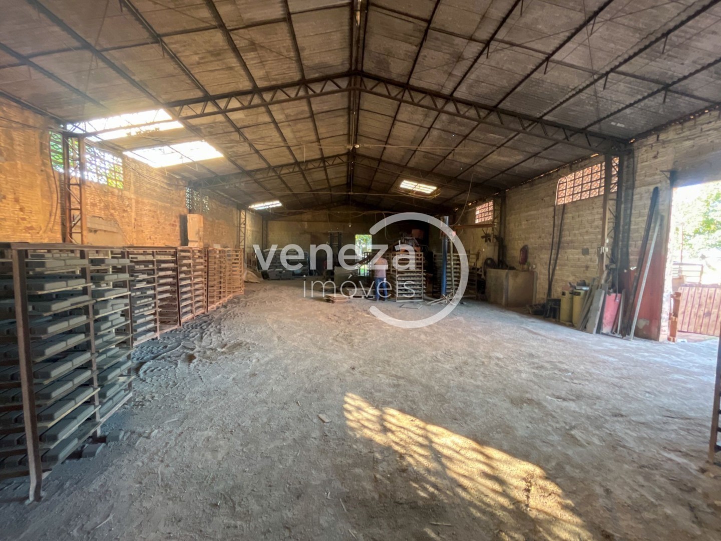 Barracão para venda no Cilo 3 em Londrina com 5.000m² por R$ 12.000.000 - Foto 3