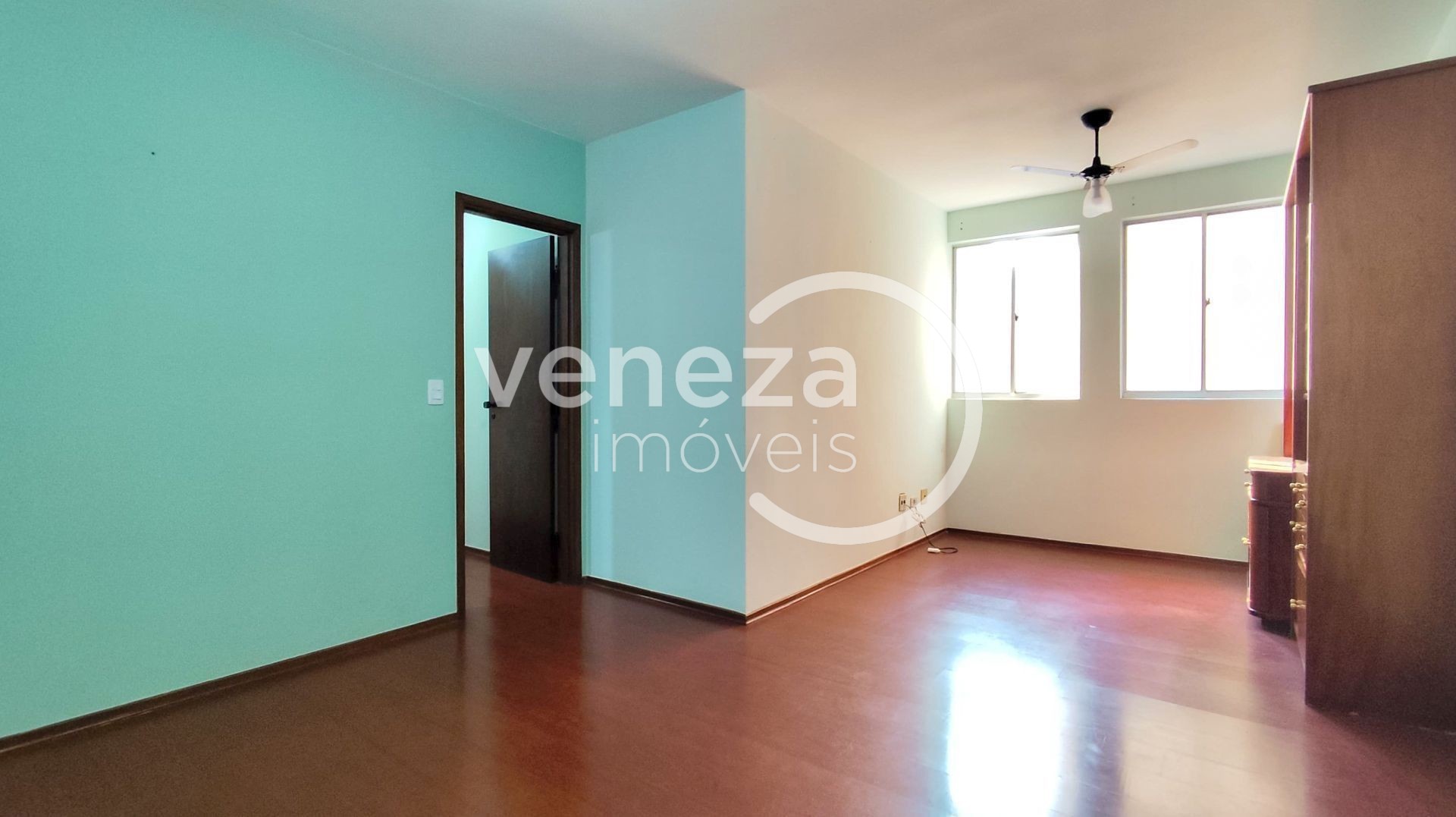 Apartamento para venda no Centro em Londrina com 111,37m² por R$ 290.000