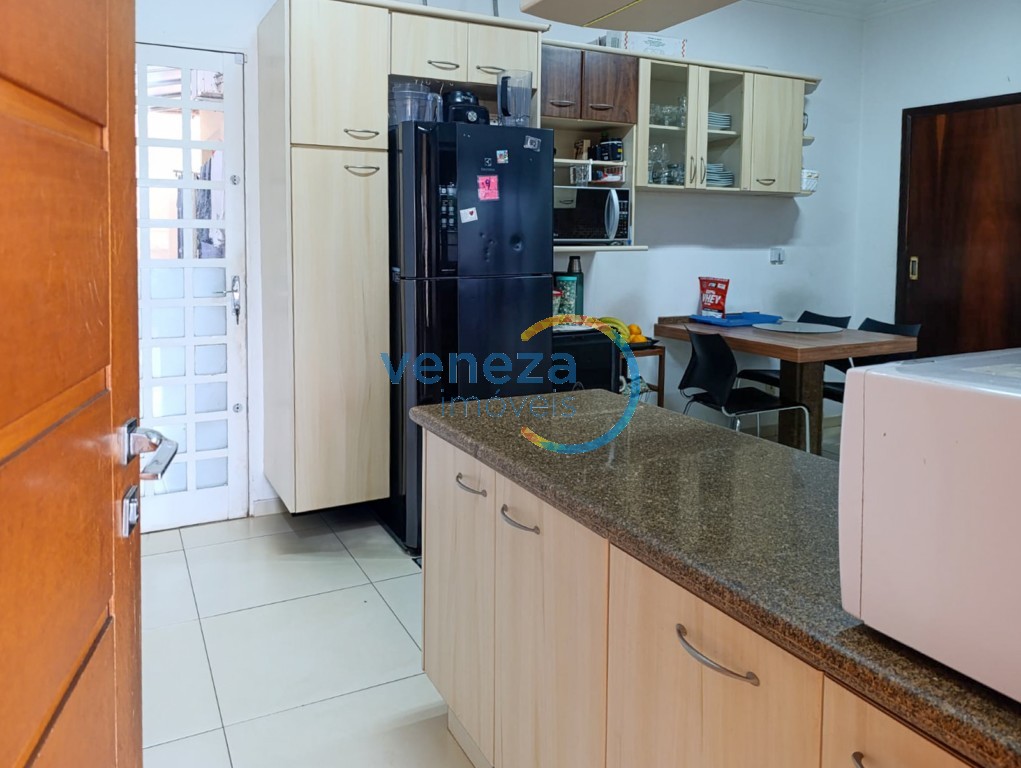 Casa Residencial para venda no bairro Casoni de Londrina - Foto 9