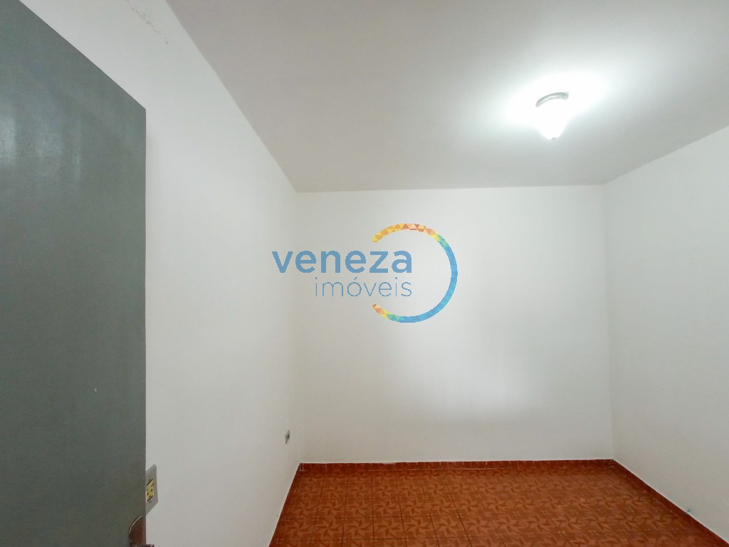 Casa Residencial para venda no bairro Aquilles Sthengel de Londrina - Foto 8