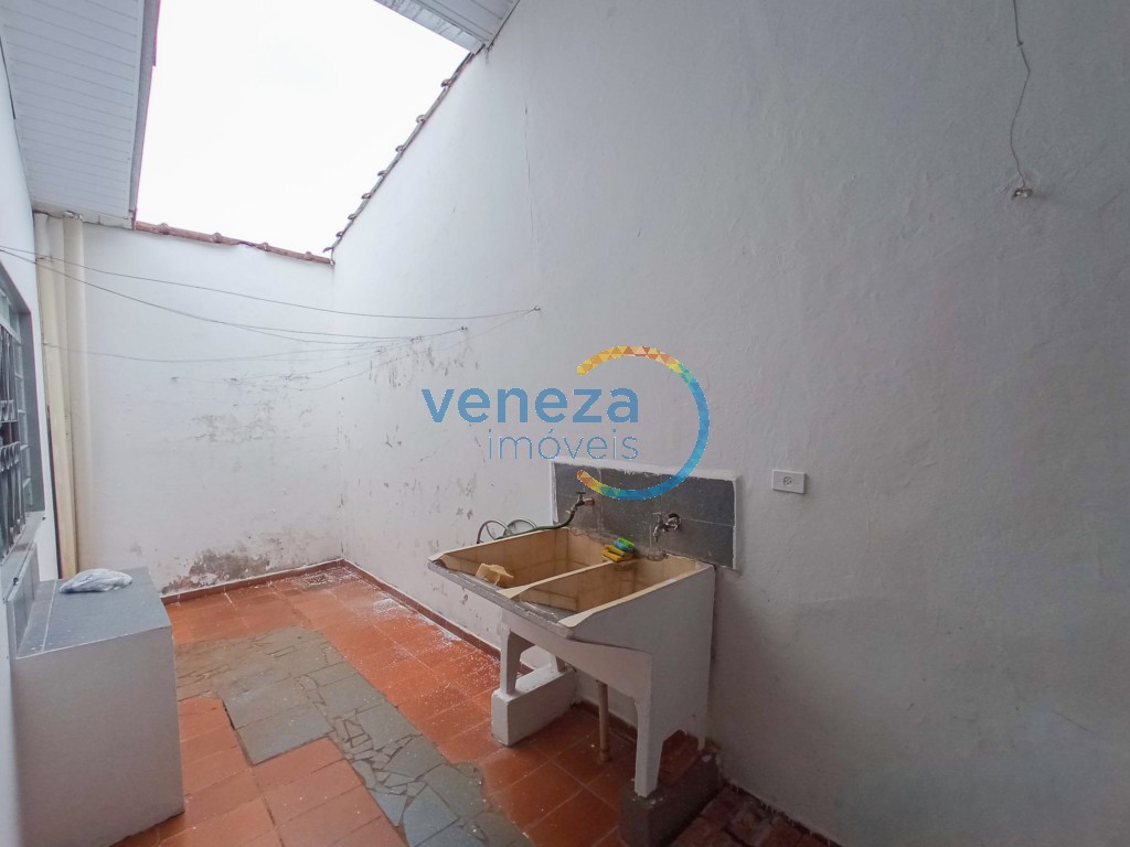 Casa Residencial para venda no bairro Aquilles Sthengel de Londrina - Foto 16