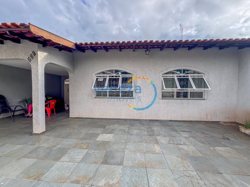 Casa Residencial para venda no bairro Messianico de Londrina - Foto 25