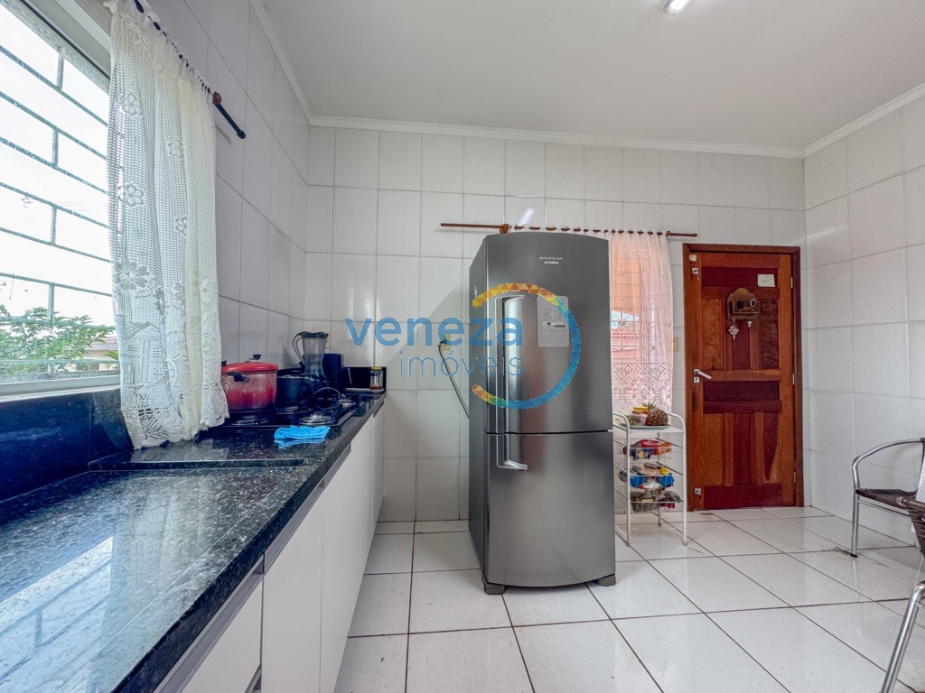 Casa Residencial para venda no bairro Tatiani de Londrina - Foto 28