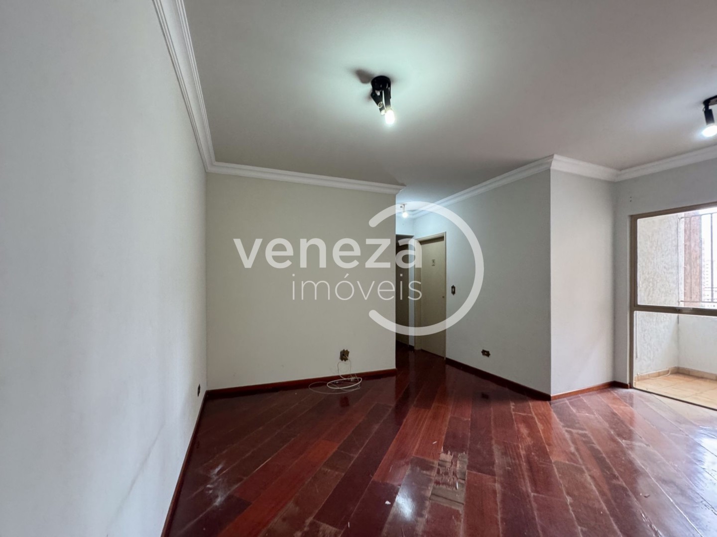 Apartamento para locacao no Centro em Londrina com 112,89m² por R$ 1.700  - Foto 2