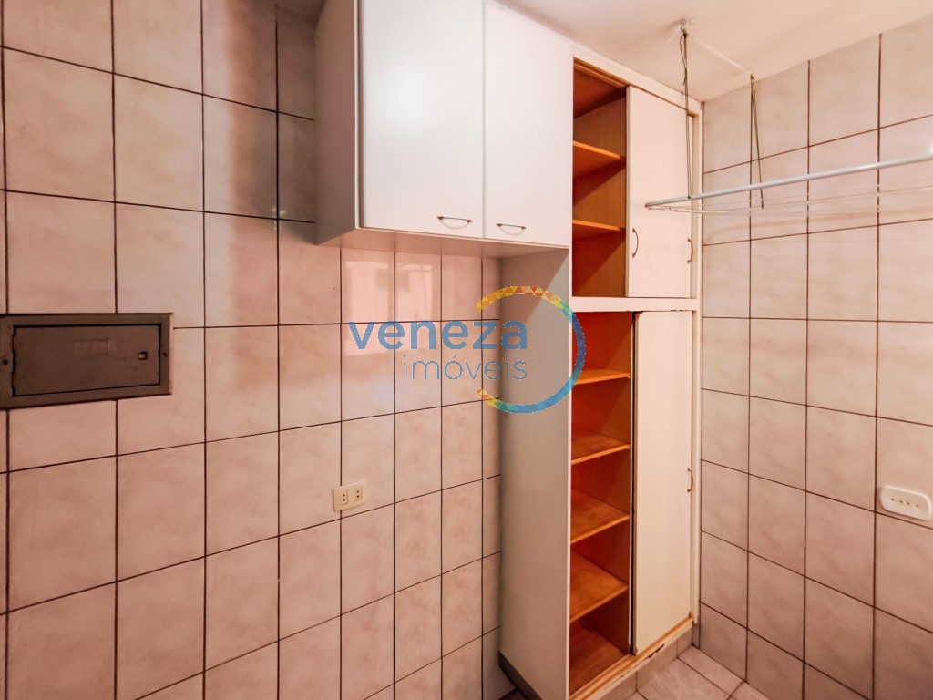 Apartamento para locação no bairro Gleba Palhano de Londrina com 42.96m<sup>2</sup> útil, 2 quartos, 1 vaga de garagem