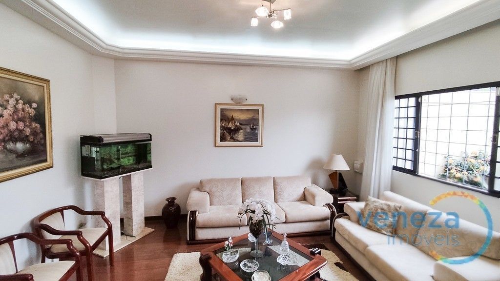 Casa Residencial à venda no bairro Nova Londres de Londrina com 298.35m<sup>2</sup> útil, 4 quartos, 2 vagas de garagem