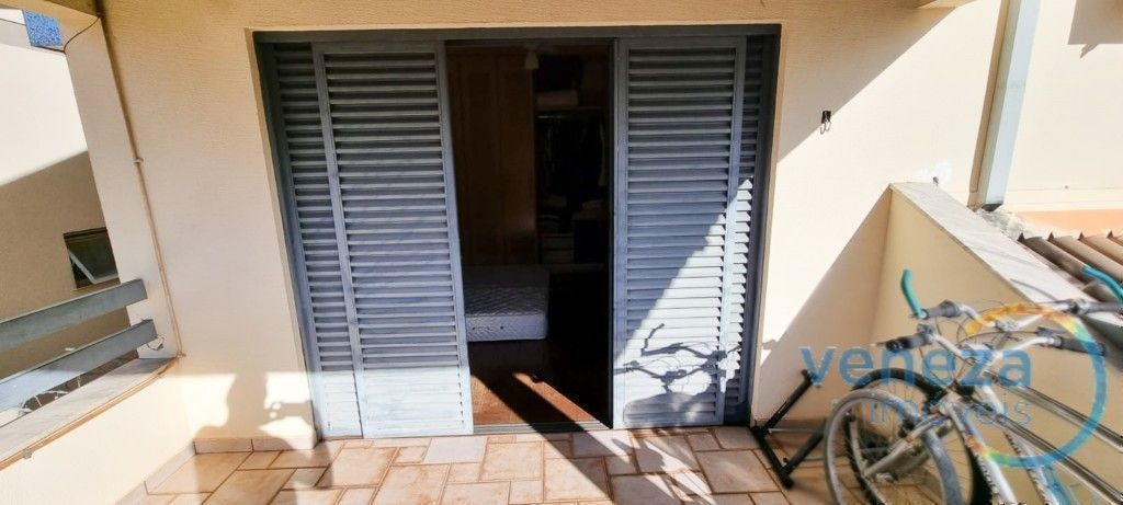 Casa Residencial à venda no bairro Nova Londres de Londrina com 298.35m<sup>2</sup> útil, 4 quartos, 2 vagas de garagem