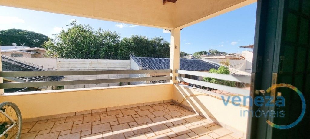 Casa Residencial à venda no bairro Nova Londres de Londrina com 298.35m<sup>2</sup> útil, 4 quartos, 2 vagas de garagem