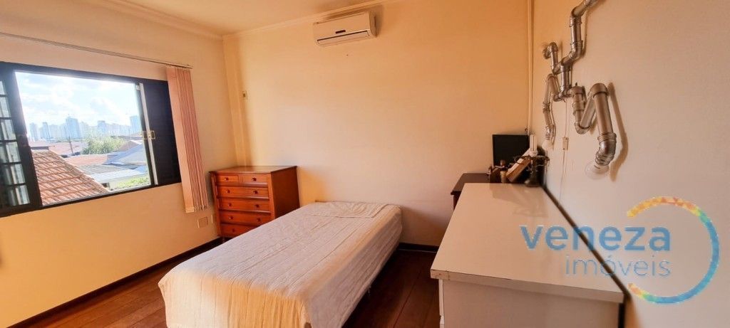 Casa Residencial à venda no bairro Nova Londres de Londrina com 298.35m<sup>2</sup> útil, 4 quartos, 2 vagas de garagem