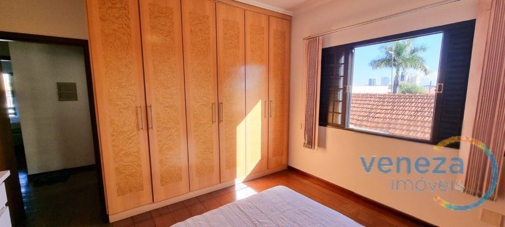 Casa Residencial à venda no bairro Nova Londres de Londrina com 298.35m<sup>2</sup> útil, 4 quartos, 2 vagas de garagem