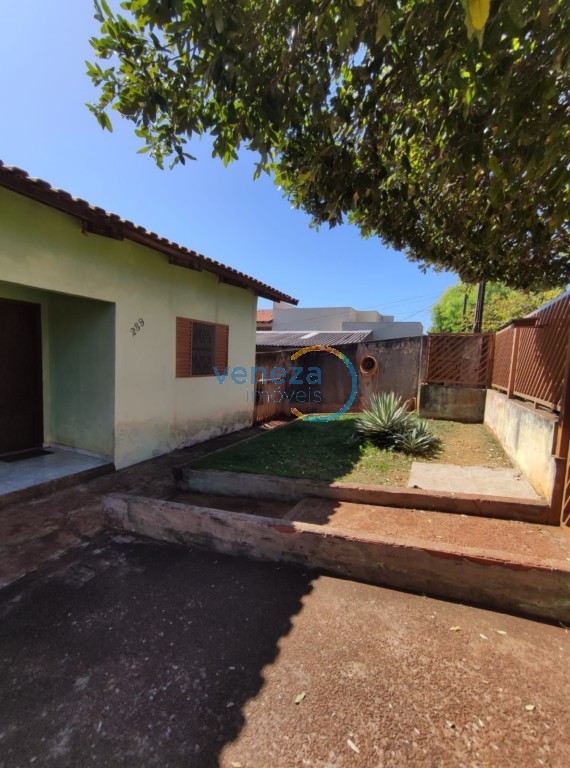 Casa Residencial para venda no Parque Residencial Liberdade em Londrina com 159,2m² por R$ 175.000,00