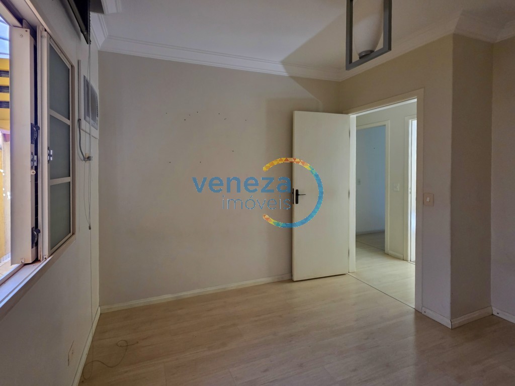 Casa Residencial para locação no bairro Jamaica de Londrina com 205m<sup>2</sup> útil, 3 quartos, 2 vagas de garagem