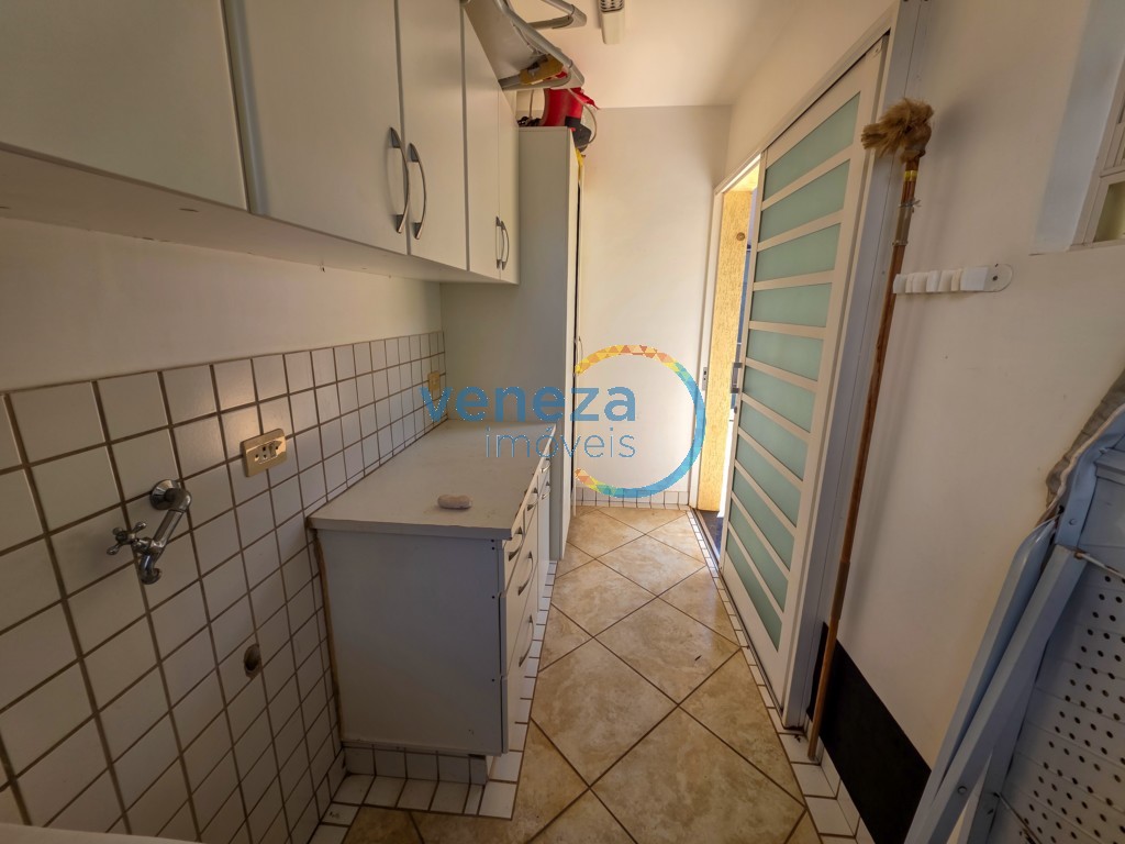 Casa Residencial para locação no bairro Jamaica de Londrina com 205m<sup>2</sup> útil, 3 quartos, 2 vagas de garagem