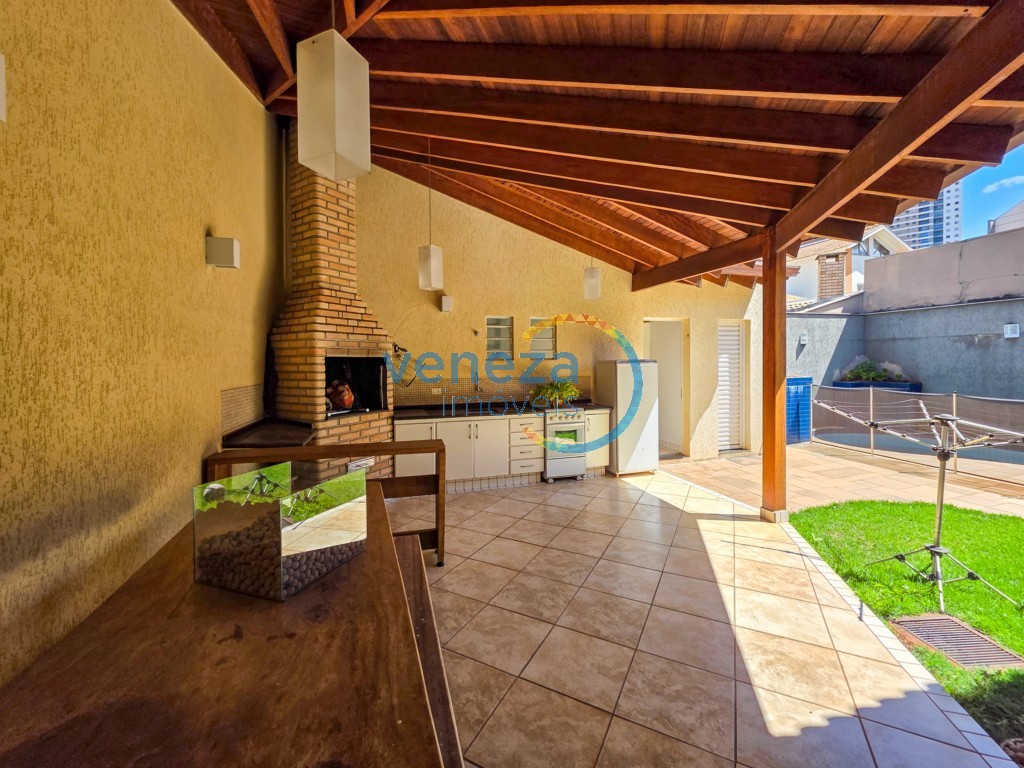 Casa Residencial para locação no bairro Jamaica de Londrina com 205m<sup>2</sup> útil, 3 quartos, 2 vagas de garagem