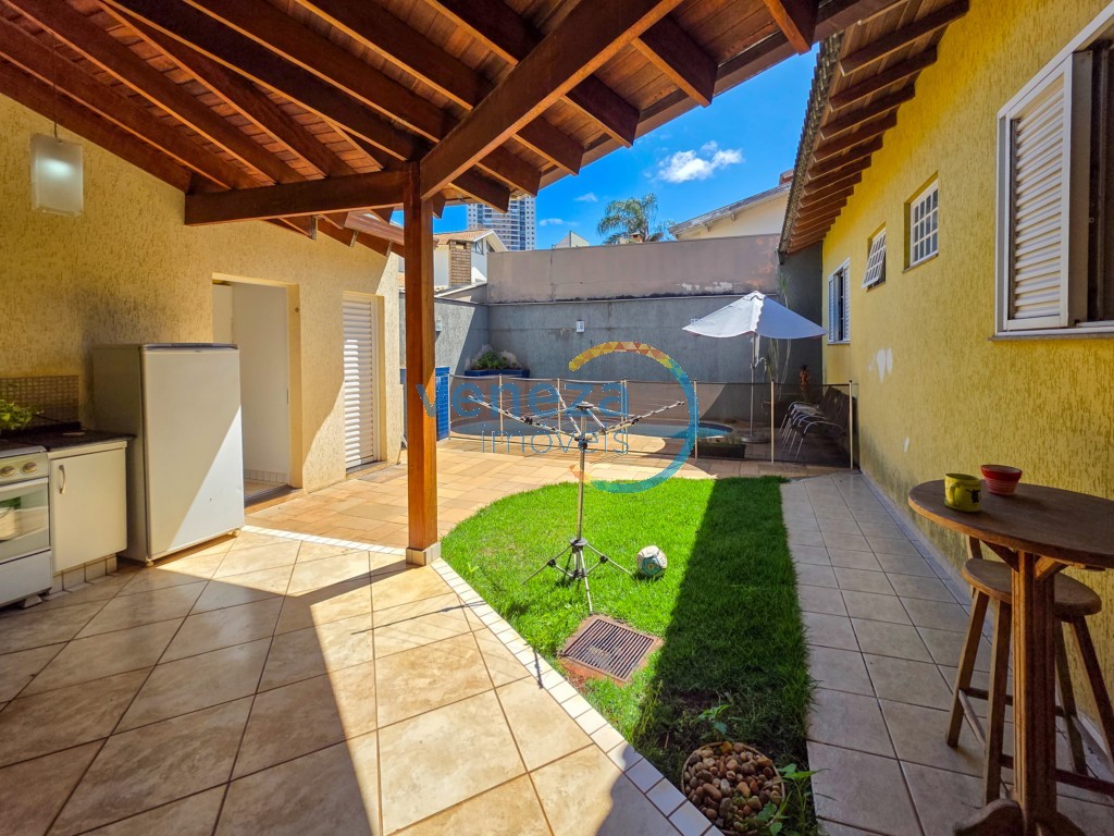 Casa Residencial para locação no bairro Jamaica de Londrina com 205m<sup>2</sup> útil, 3 quartos, 2 vagas de garagem