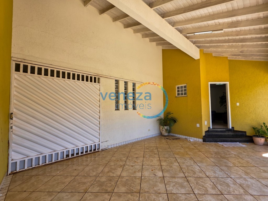 Casa Residencial para locação no bairro Jamaica de Londrina com 205m<sup>2</sup> útil, 3 quartos, 2 vagas de garagem